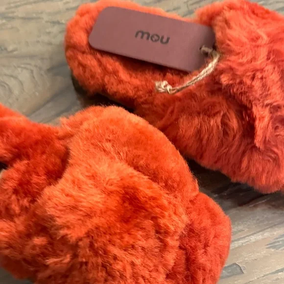 Mou Vibrant Red Plush Slippers - Picture 3 of 6